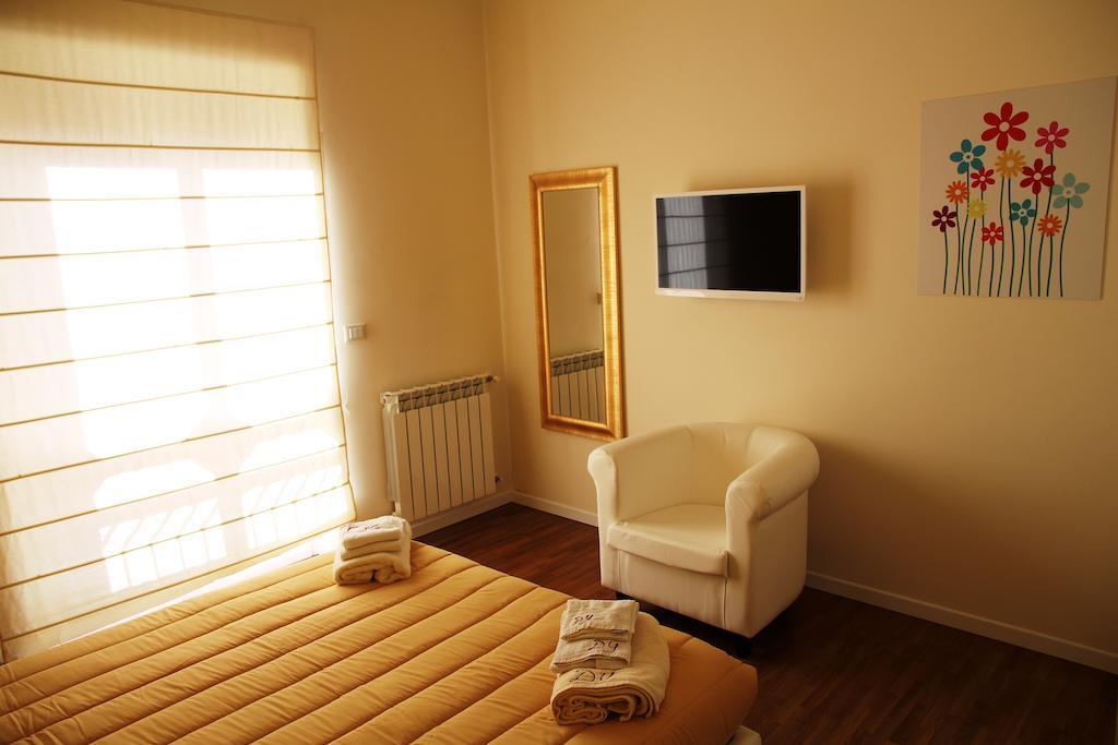 Domus Yenne Suites Cagliari Pokoj fotografie